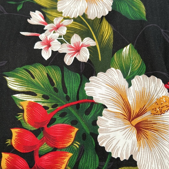 Woman’s Jade Fashions of Hawaii maxi - Picture 4 of 6